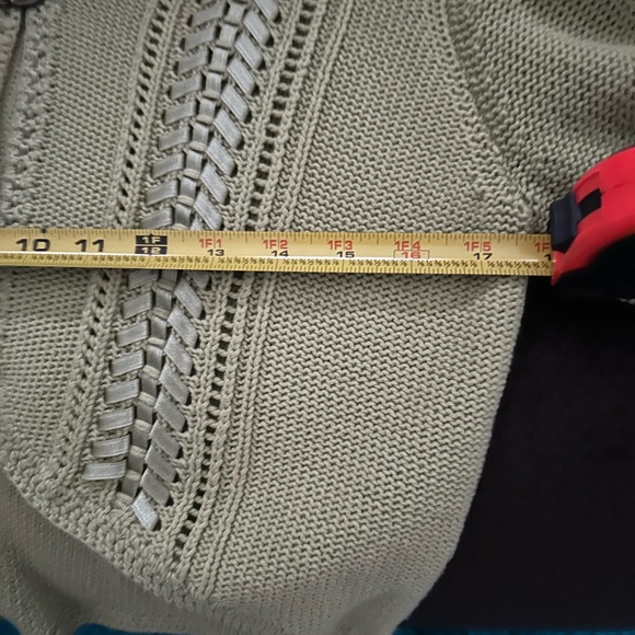 BEAUTIFUL CROP SWEATER - Picture 2 of 3